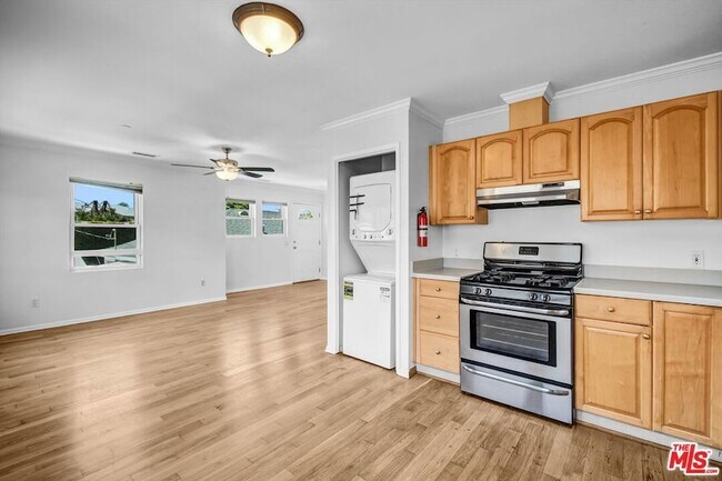 Building Photo - 1328 10th St