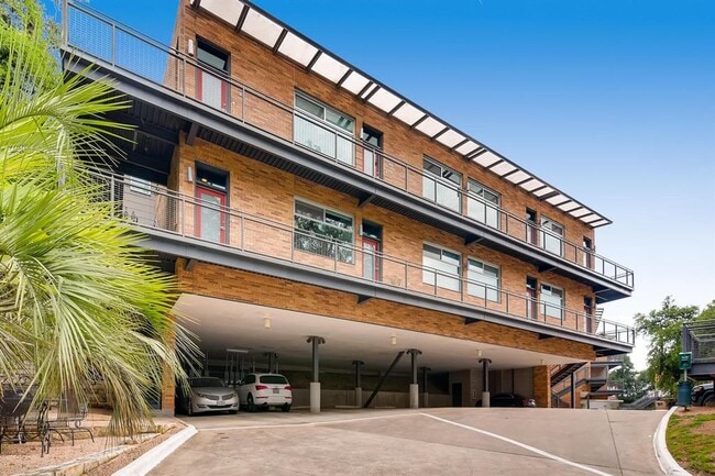 Building Photo - 2205 N Lamar Blvd