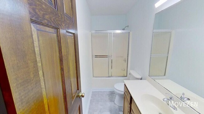 Building Photo - 4711 Highview Pl