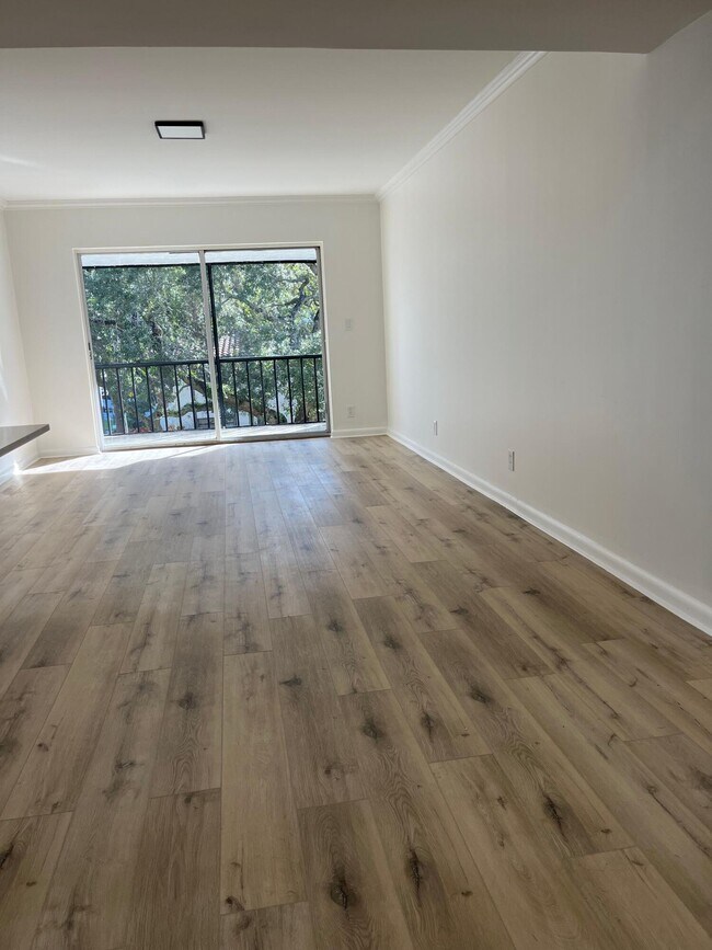 Building Photo - 480 NW 20th St