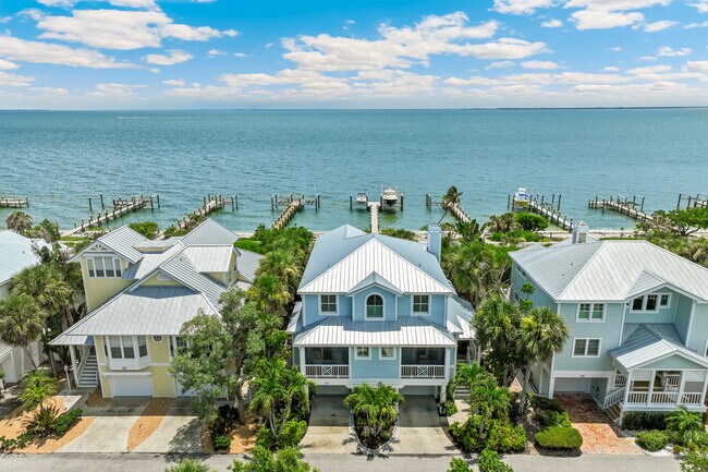 Building Photo - 573 Buttonwood Bay Dr