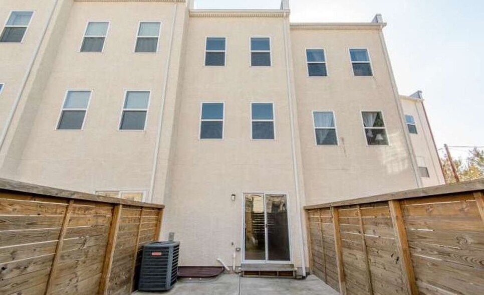 Building Photo - 2012 Trenton Ave