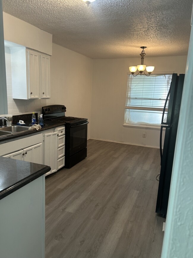 Building Photo - 4816 Rollingwood Ct