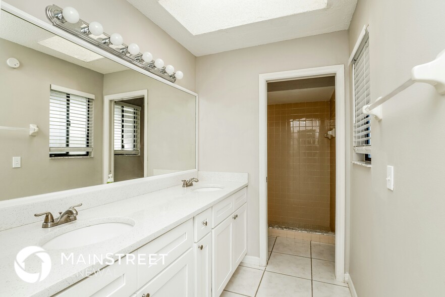 Building Photo - 155 Sandalwood Dr