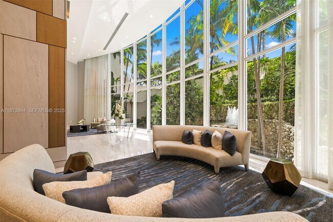 Building Photo - 21200 Point Pl