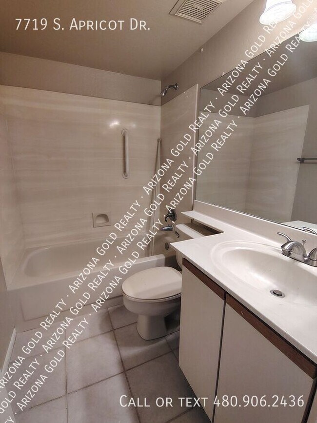 Building Photo - 7719 S Apricot Dr