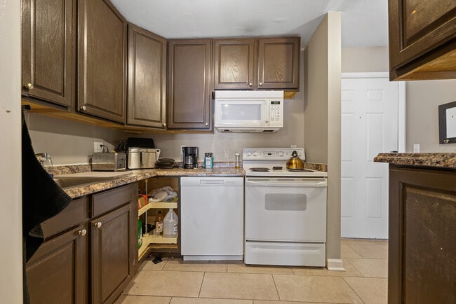 Building Photo - 1251 University Ct