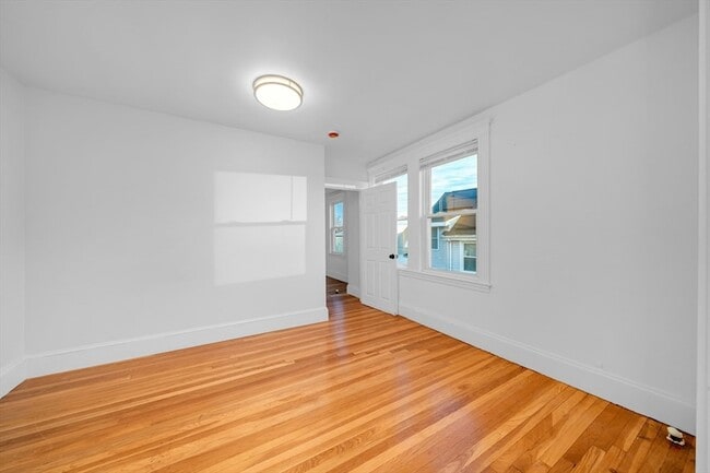 Building Photo - 127 Henry Ave