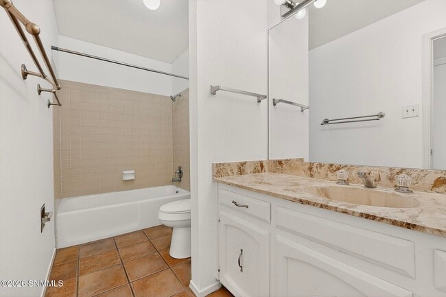 Building Photo - 8120 Ruidoso Rd NE