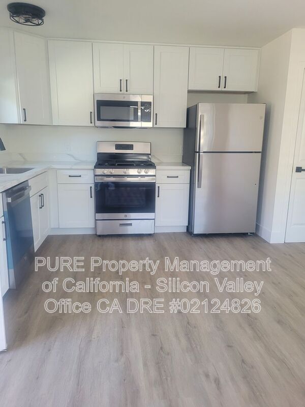 Building Photo - 3420 Pitcairn Way