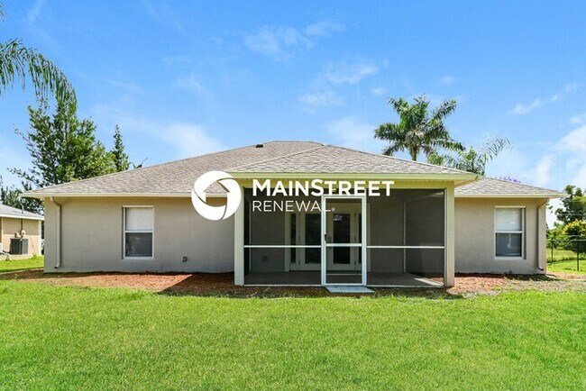 Building Photo - 3 Bedroom Pet-Friendly Home in Cape Coral, FL with Main Street Renewal