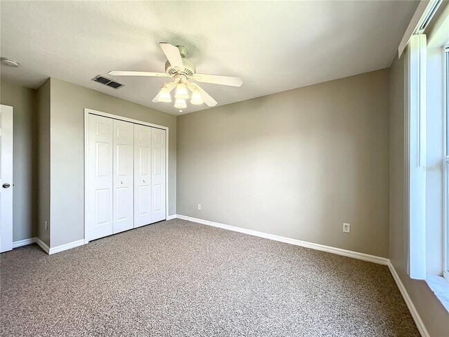 Building Photo - 1364 Hillview Dr