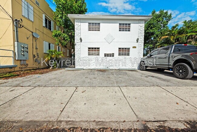 Building Photo - 219 NW 10th Ave