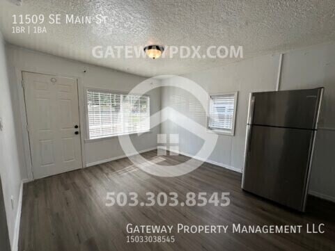 Building Photo - 11509 SE Main St