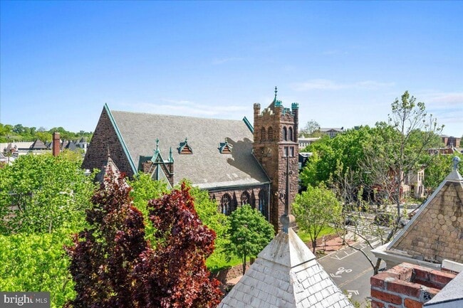 Building Photo - Stunning 1,300 Square Foot Eckington Home ...