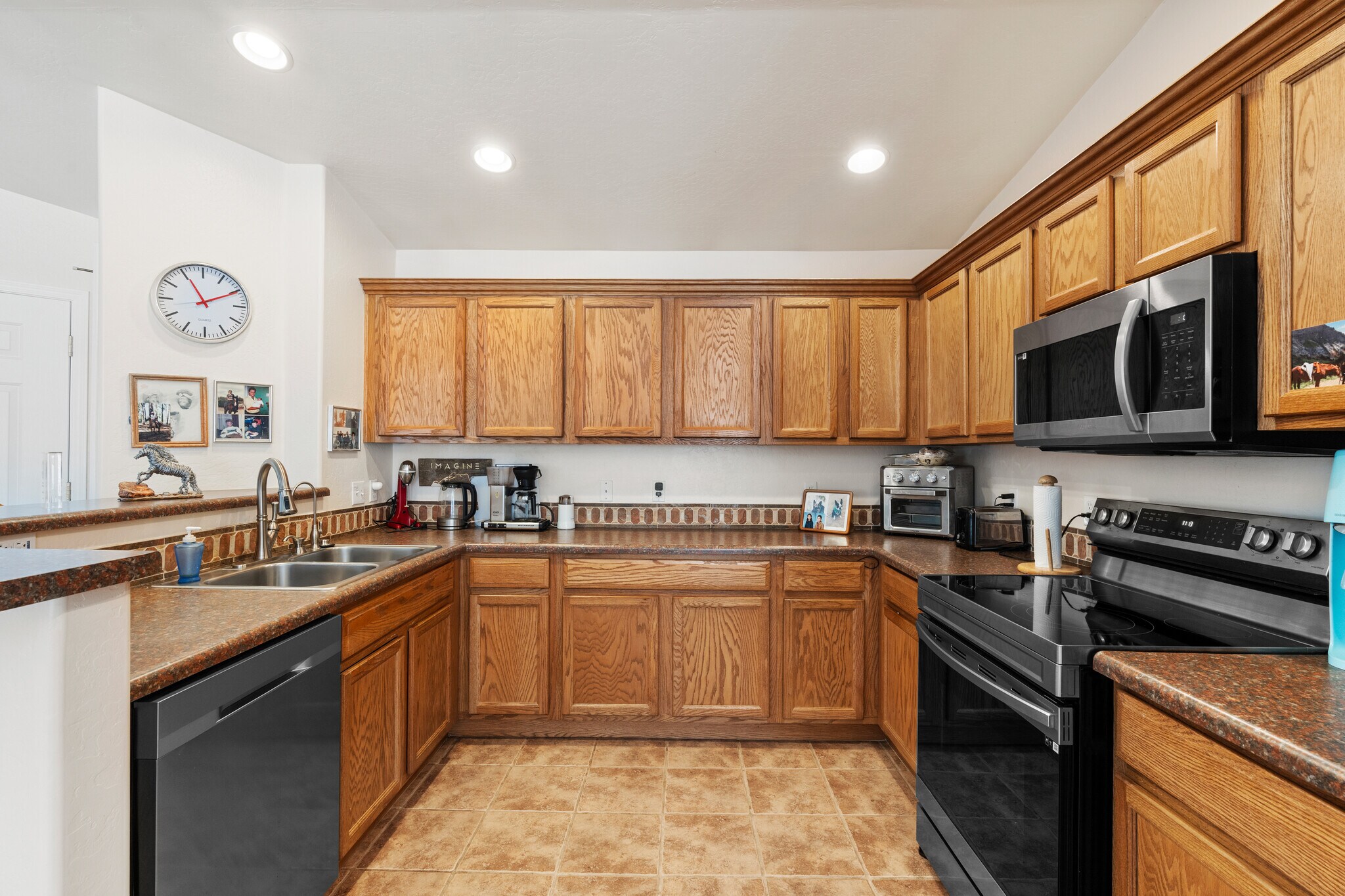 Kitchen - 5044 E Cedar Creek Dr