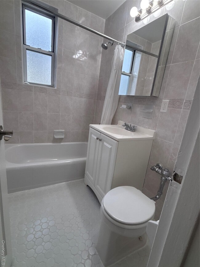 Building Photo - 50 S Middle Neck Rd