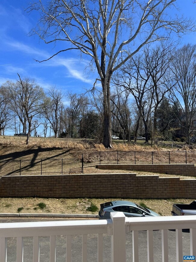 Building Photo - 628 Noush Ct