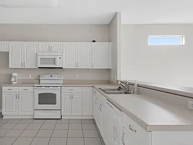 Building Photo - Single-Family House for Rent