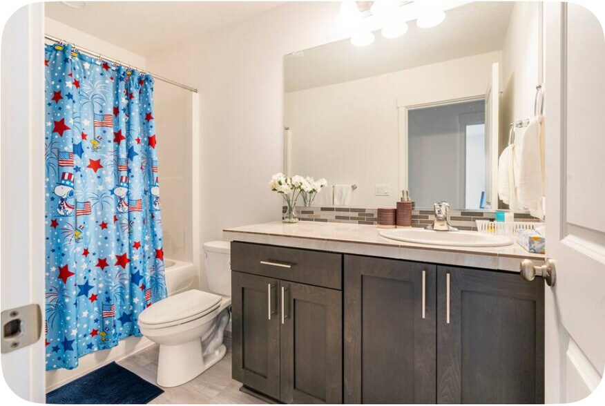 Building Photo - 1400 S 29th Blvd