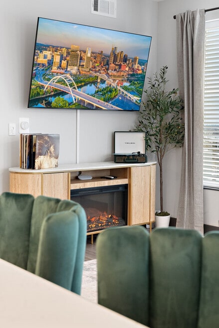 Building Photo - 2 City Pl