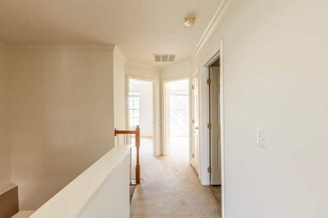 Building Photo - 2042 Lockwood Dr