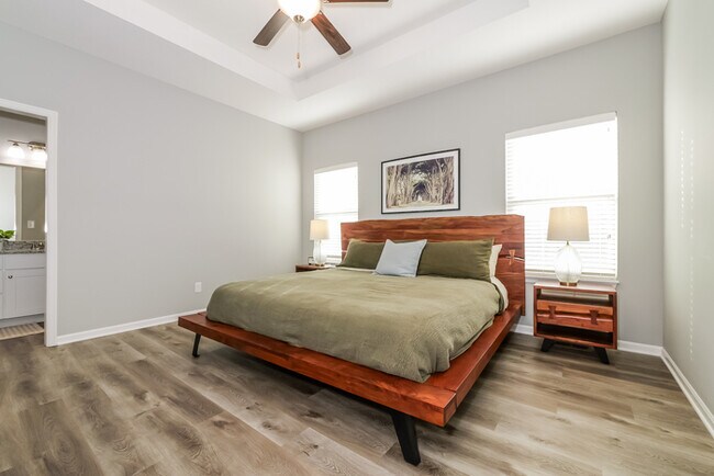 Building Photo - Fantastic 4bd/3ba home! Coming soon!