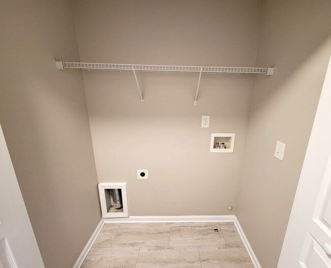 Building Photo - Lovely, Move in Ready 2 Bedroom in Matthews