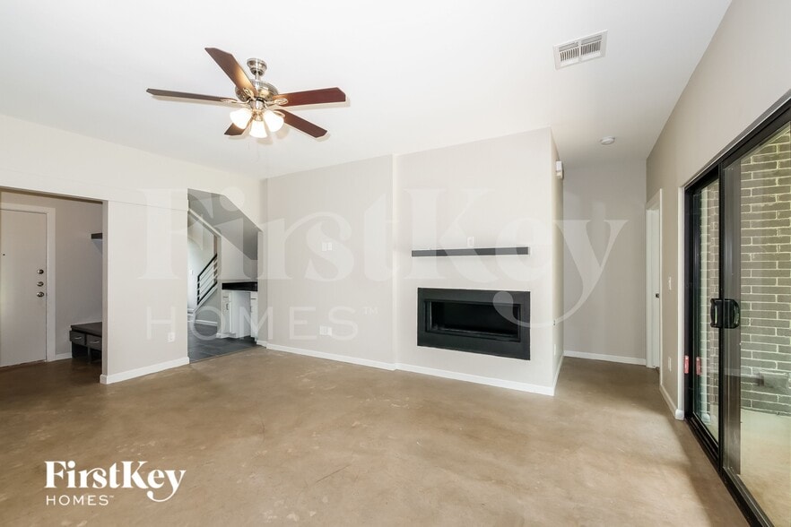 Building Photo - 15940 Aparados Wy