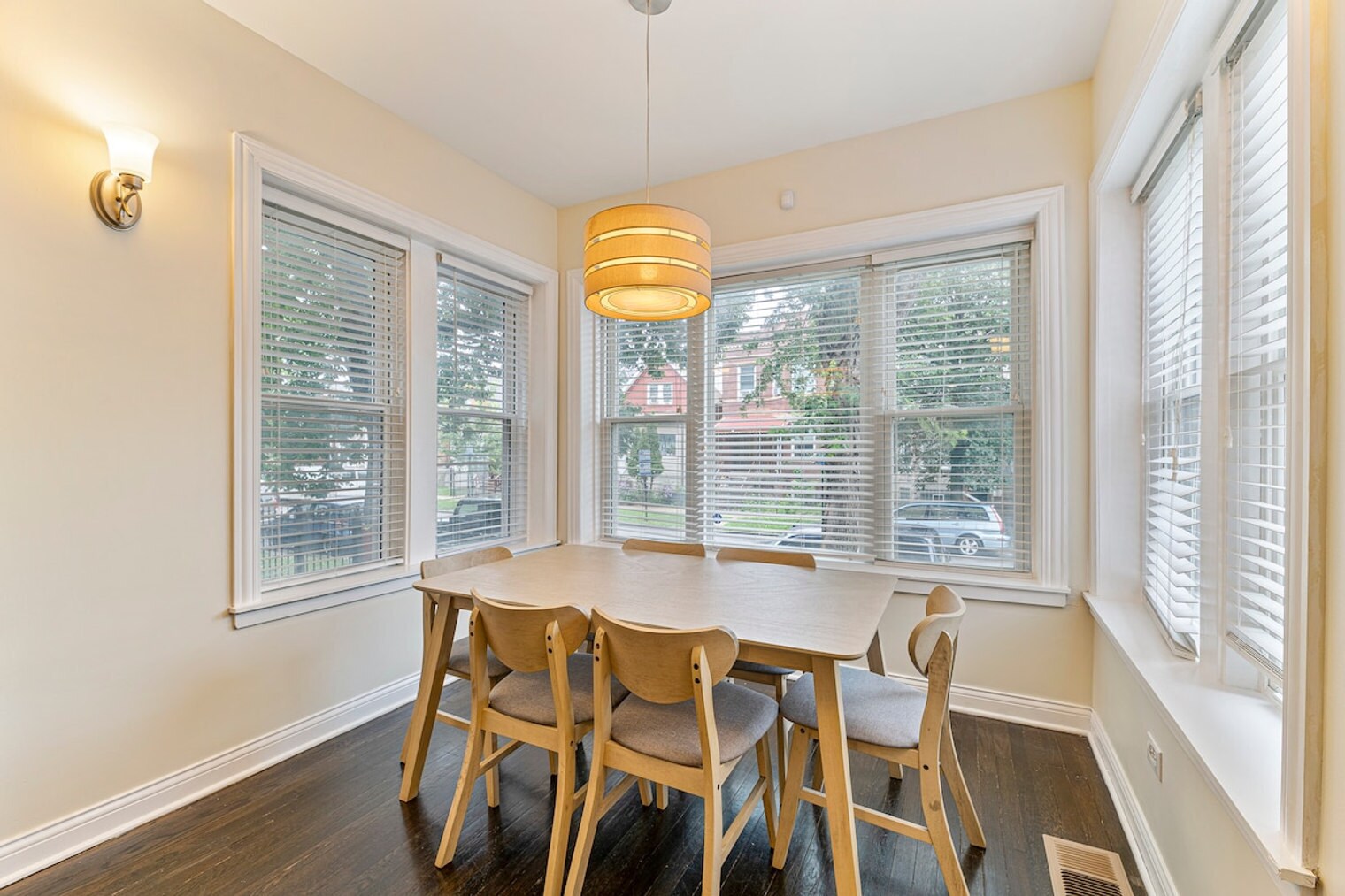 Building Photo - 1351 N Lawndale Ave