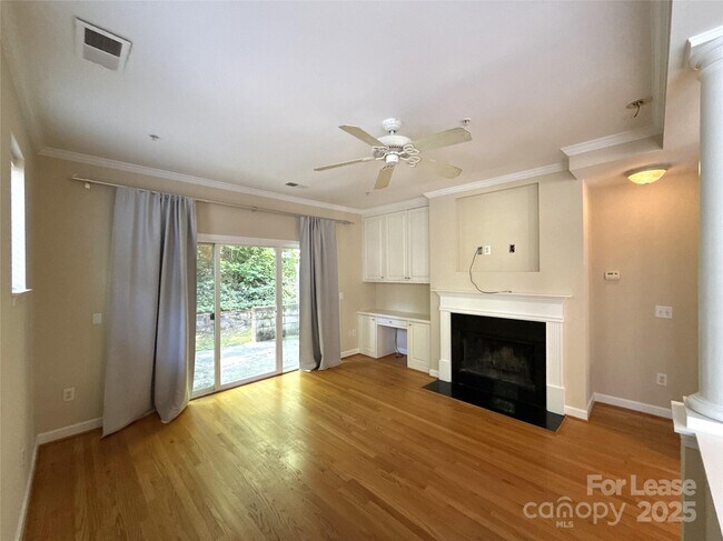 Building Photo - 2504 Cranbrook Ln