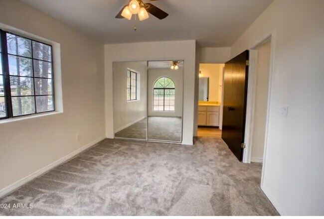 Building Photo - 5460 Knottingham Ln