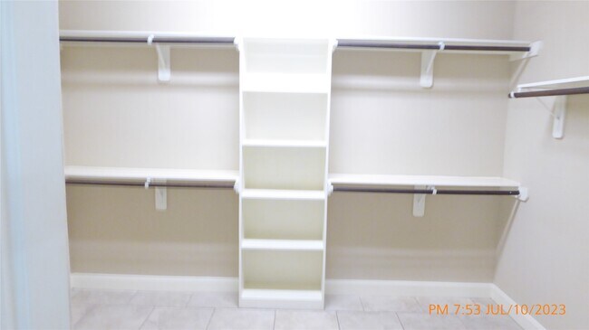 Building Photo - 21710 Avalon Queen Dr