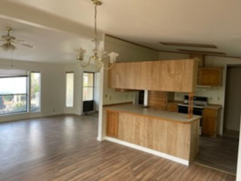 Building Photo - Southshore
