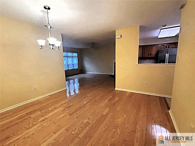 Building Photo - 38 Rutland Ln