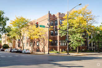 Building Photo - 3550 N Racine Ave