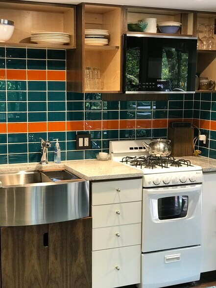 Updated kitchen w/gas stove/oven - 4312 37th Ave NE
