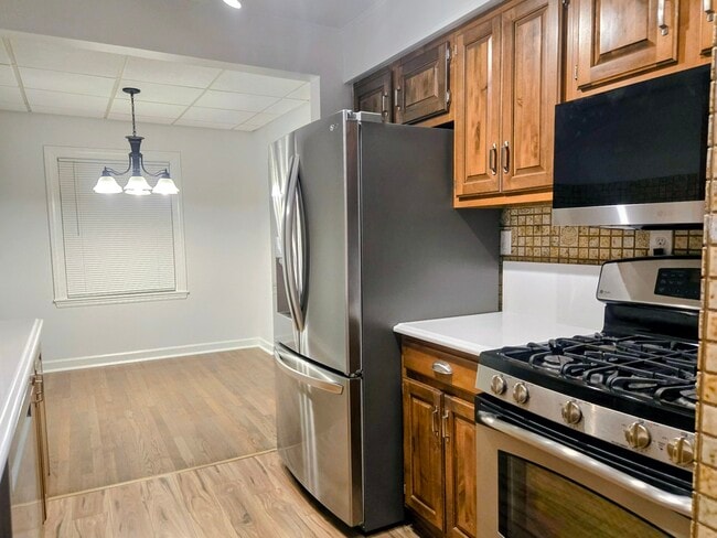 Building Photo - 3803 N Pacific Ave