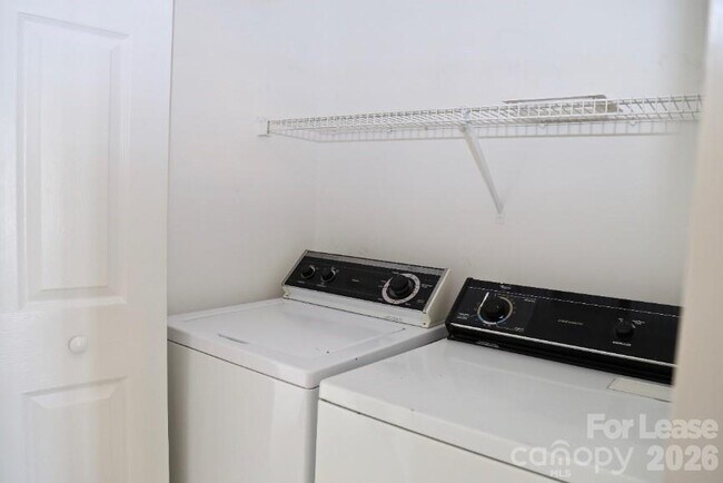 Building Photo - 7531 Double Springs Ct