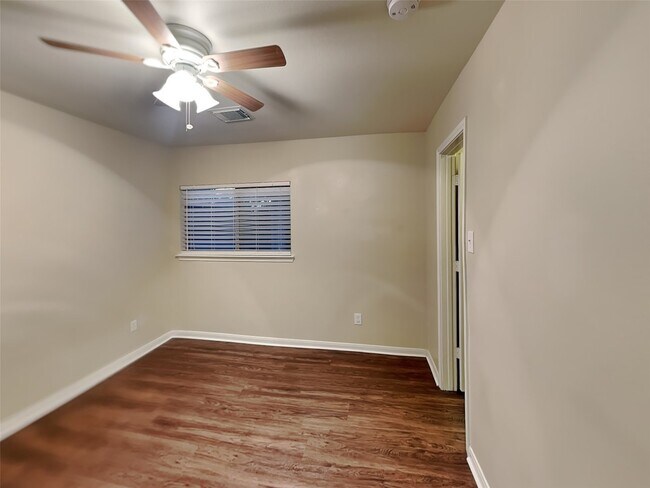 Building Photo - 18302 Fair Grange Ln