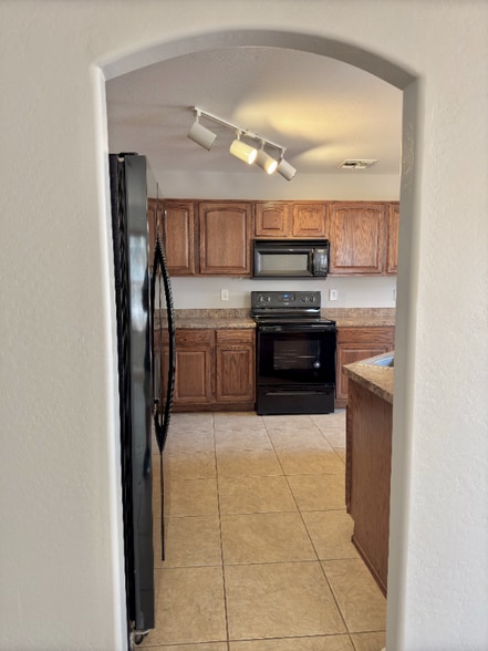 Building Photo - 1337 E Stirrup Ln