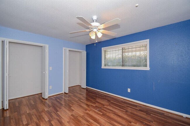 Building Photo - 11906 Pepperdine Ln