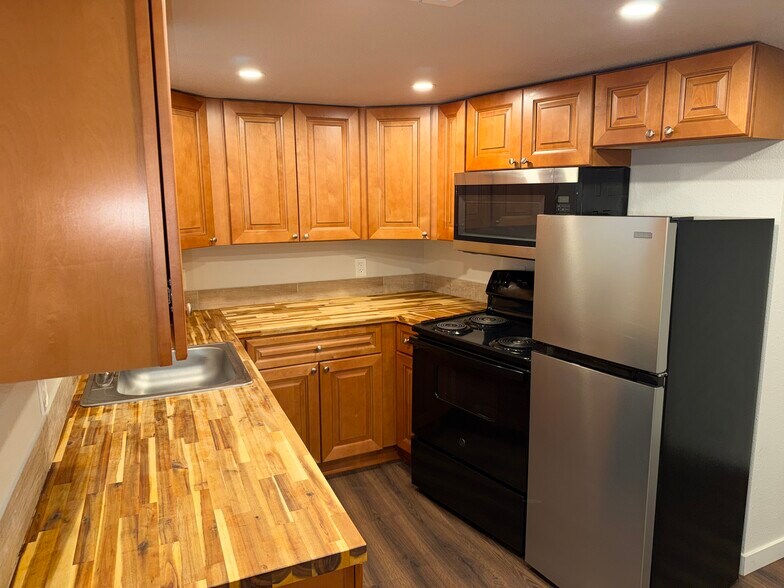 Appliances - 3063 S Pennsylvania St