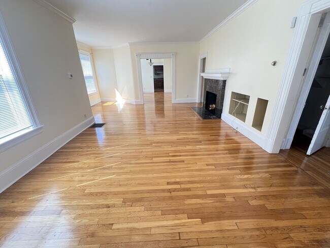 Primary Photo - 115 Ocean St
