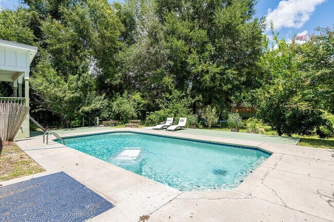 Building Photo - 3276 Shannon Lakes Dr N