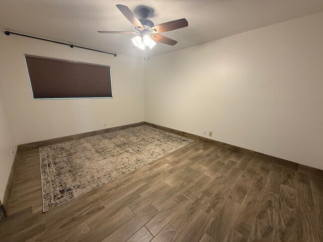 Building Photo - 114 Owl Pointe Cir