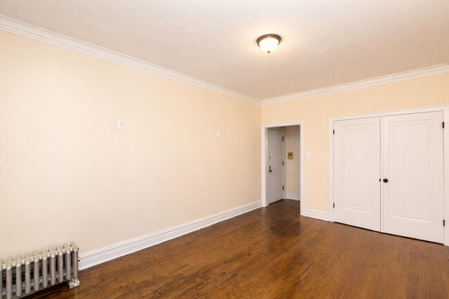 Building Photo - 2920 N Albany Ave