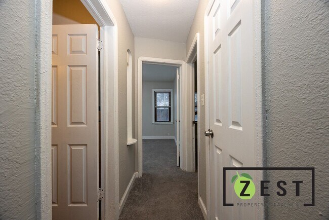 Building Photo - OPEN HOUSE 1/13! 2PM-2:30PM! 2 BDRM 1 BTH