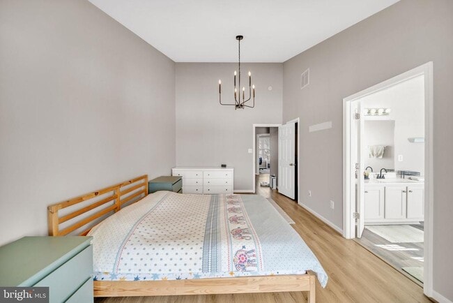 Building Photo - 6340 Cullen Pl