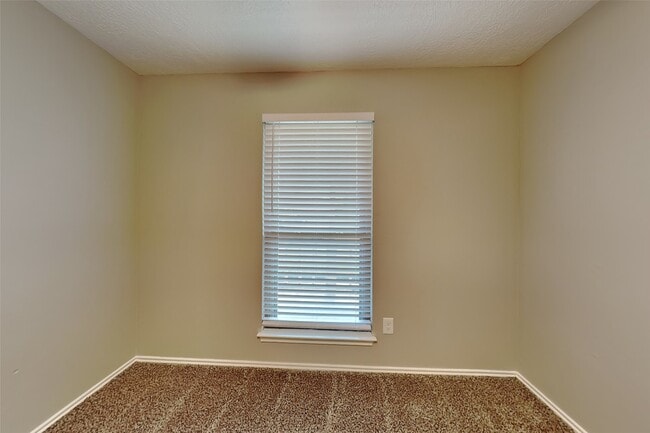 Building Photo - 19011 Keyturn Ln